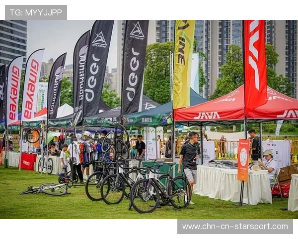 成都自行车比赛现场惊现集体摔车，观众震惊，成都自行车赛道